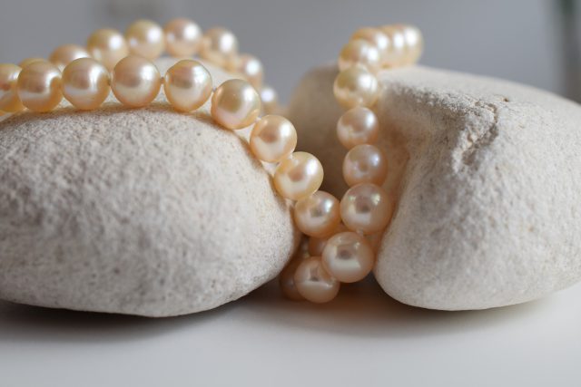 Piękno i wartość – ile kosztują prawdziwe perły?
